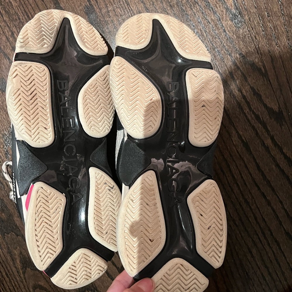 Balenciga sneakers size 41.